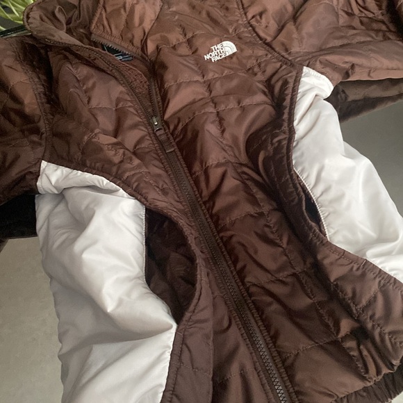The North Face Quilted Coat, Womens Medium - Picture 5 of 11